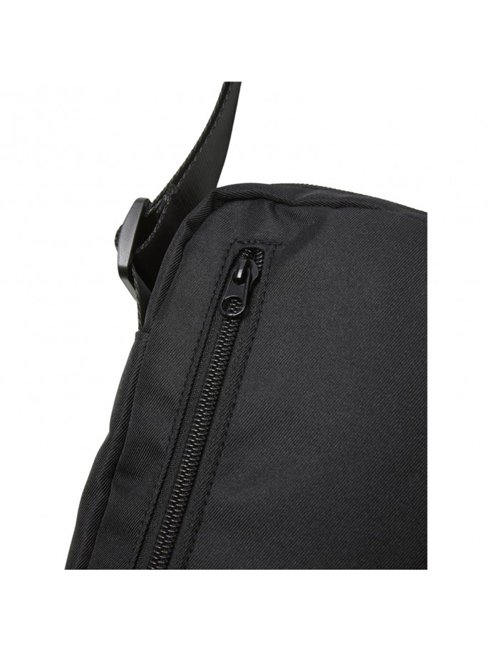 JACADRIAN SLINGBAG NEGRO JACADRIAN SLINGBAG NEGRO